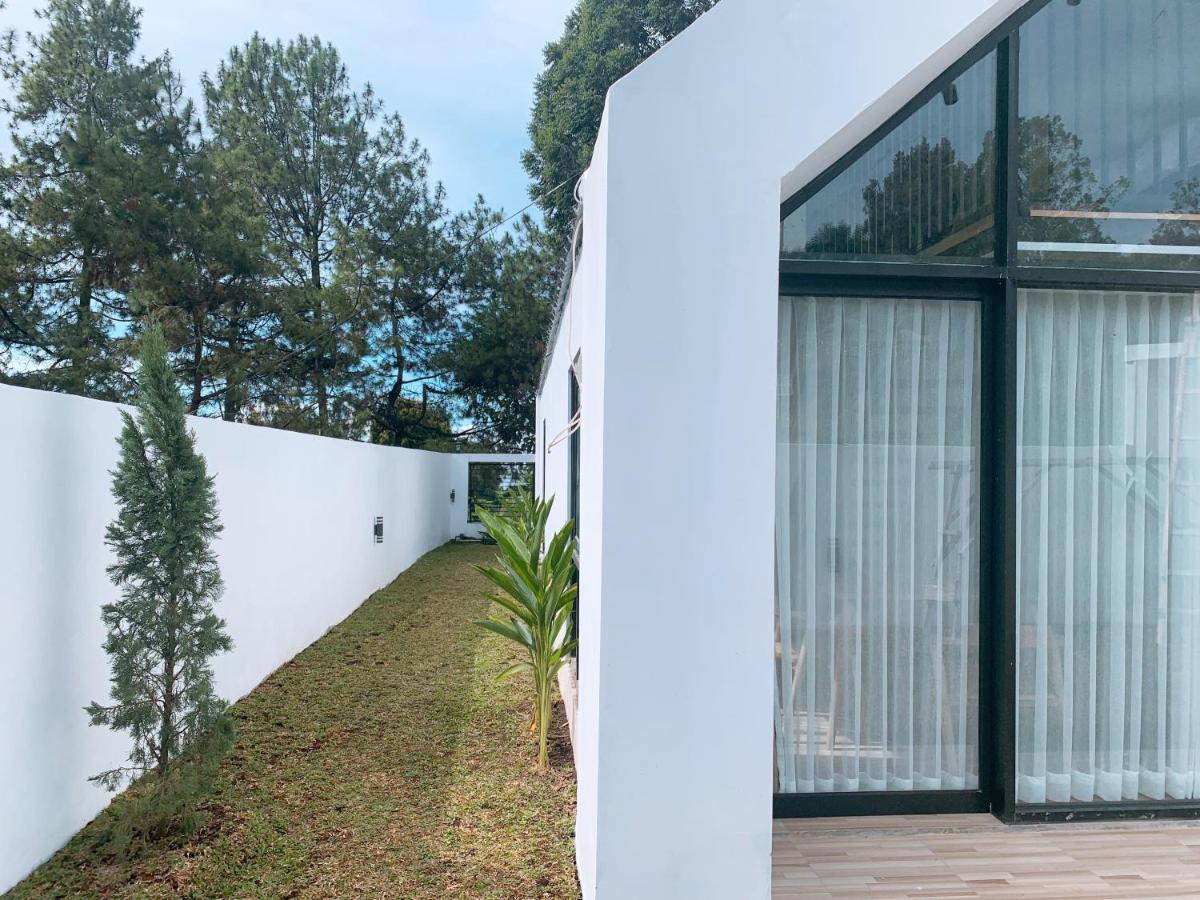Casa De Gaudi Lembang Βίλα Εξωτερικό φωτογραφία